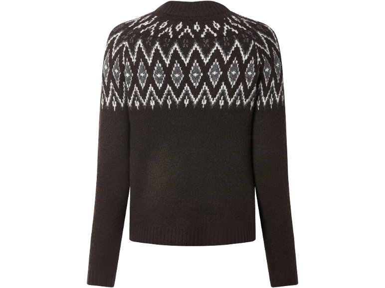 Barna pulóver fehér és szürke Fair Isle mintával a nyakrészen.