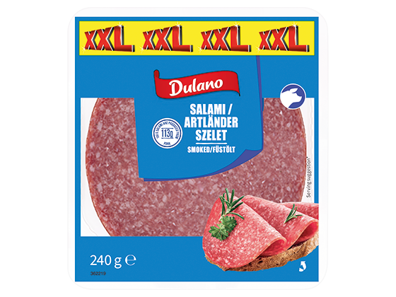 XXL méretű füstölt szalámi szeletek, 240g-os kiszerelésben, kenyérrel és rozmaringgal tálalva.