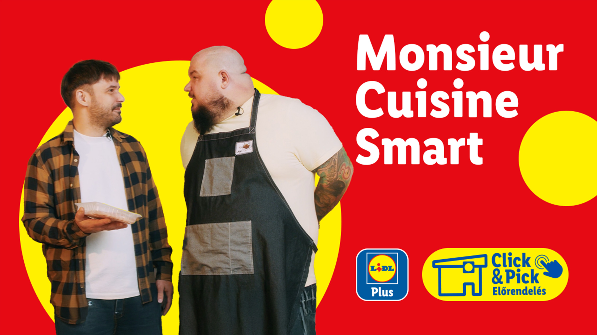 Két férfi, az egyik Monsieur Cuisine Smart terméket tart, Lidl Plus és Click & Pick logókkal.