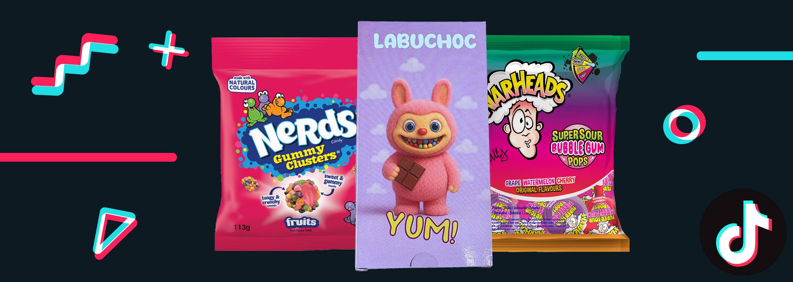 Nerds Gummy Clusters, Labuchoc és Warheads Super Sour Bubble Gum Pops cukorkák TikTok-stílusú háttérrel.